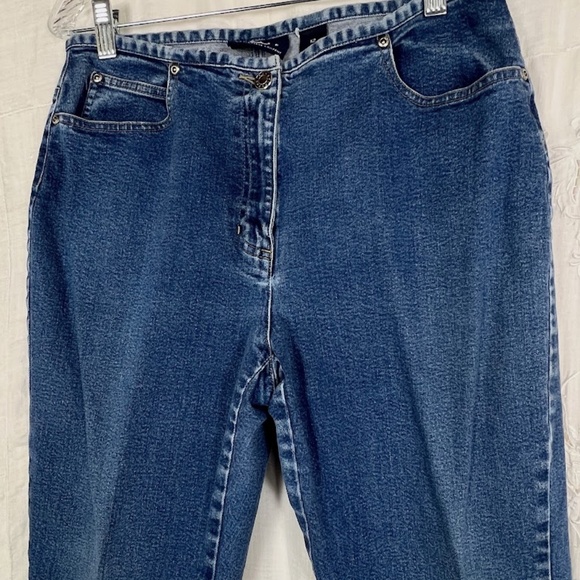 Vintage Crazy Horse Flattering Jeans 🎉Host Pick🎉 - Picture 2 of 8